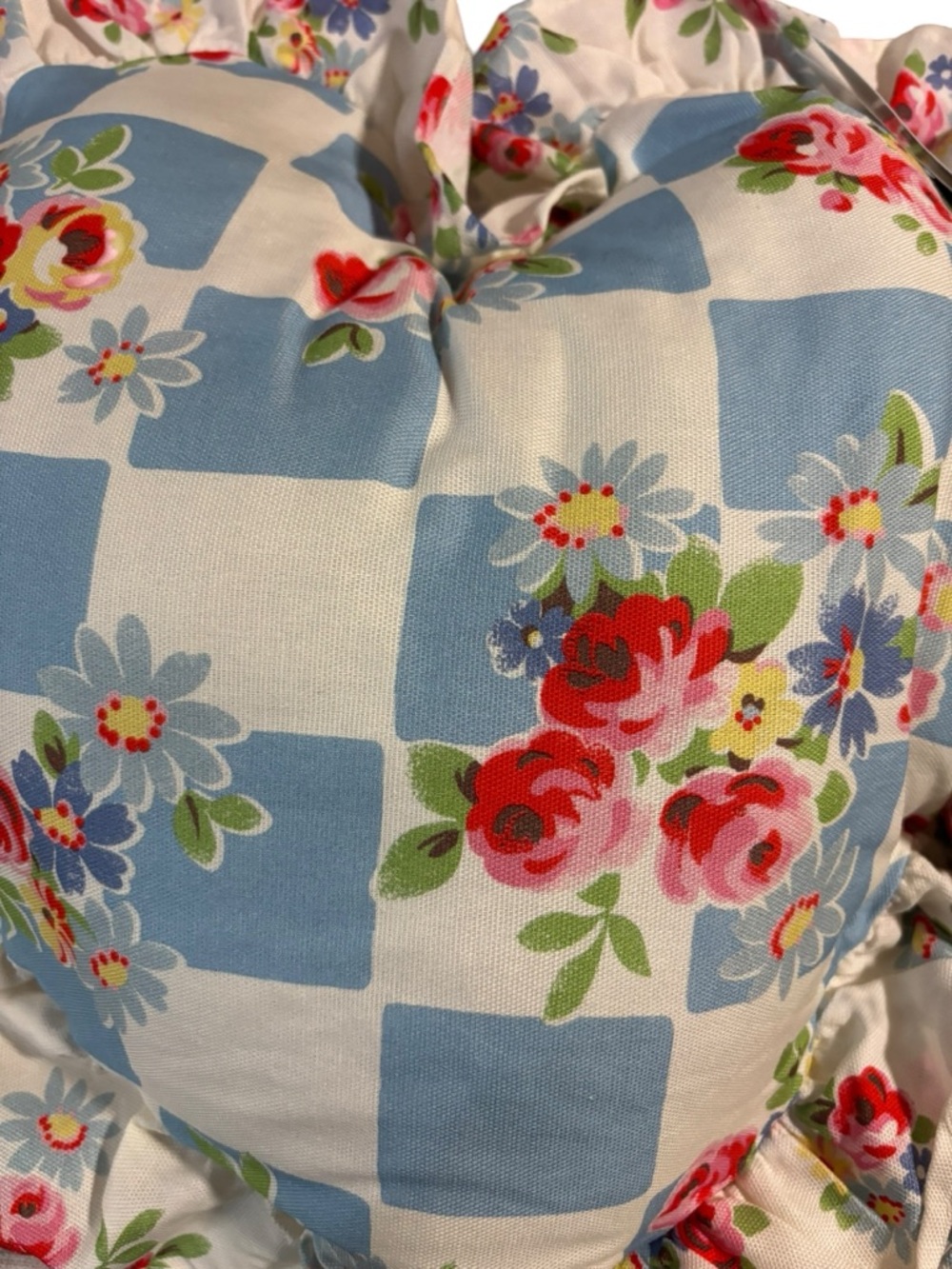 Cath Kidston DAISY ROSE CHECK RUFFLE HEART BLUE throw pillows set of 2 NWT - Picture 8 of 12